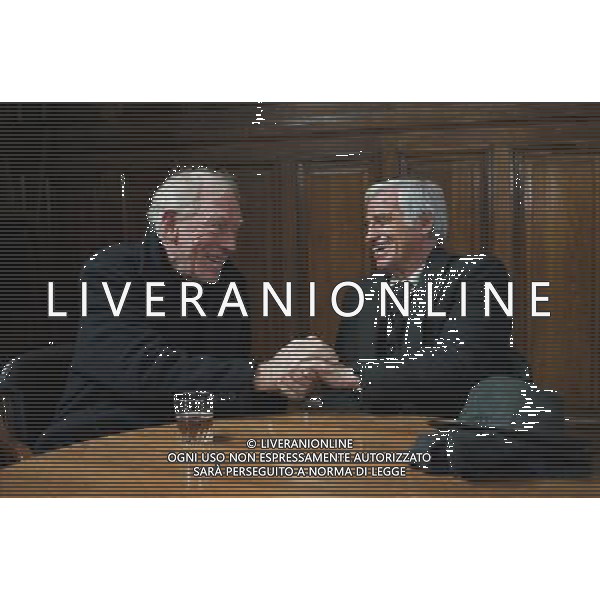FILM: \' UN HOMME ET SON CHIEN\' ( 2007) - REGIA DI FRANCIS HUSTER NELLA FOTO: MAX VON SYDOW / JEAN-PAUL BELMONDO © UFF. STAMPA - AG. ALDO LIVERANI SAS