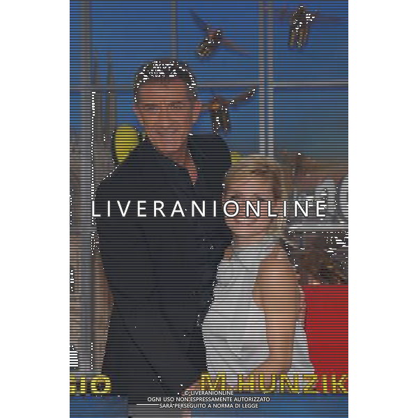 \'STRISCIA LA NOTIZIA\' TRASMISSIONE TELEVISIVA - MILANO 14/02/2008 NELLA FOTO EZIO GREGGIO E MICHELLE HUNZIKER PH AGENZIA ALDO LIVERANI SAS 