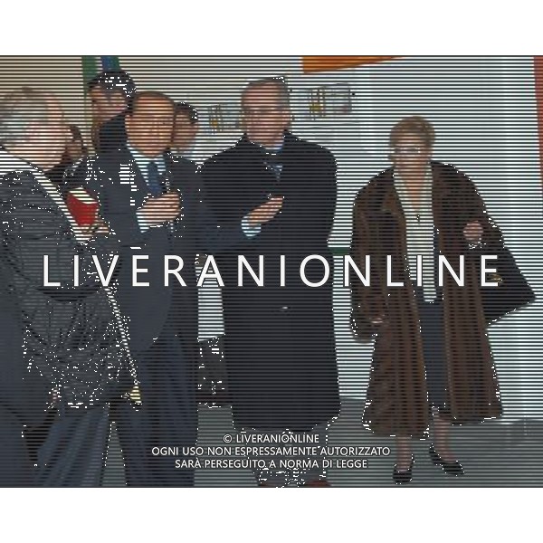 MILANO 20/1/2009 PIO ALBERGO TRIVULZIO INAUGURAZIONE DI UN NUOVO PADIGLIONE DEDICATO A \'MAMMA ROSA\' MADRE DI SILVIO BERLUSCONI NELLA FOTO SILVIO BERLUSCONI E LA SORELLA MARIA ANTONIETTA CON EMILIO TRABUCCHI FOTO ROMANO/AG ALDO LIVERANI