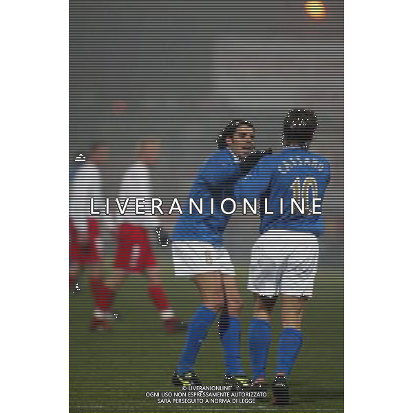POLONIA-ITALIA NAZIONALE AMICHEVOLE 12/11/2003 NELLA FOTO ESULTANZA DI PERROTTA E CASSANO DOPO IL GOL* FOTO PAOLA GARBUIO/AGENZIA ALDO LIVERANI