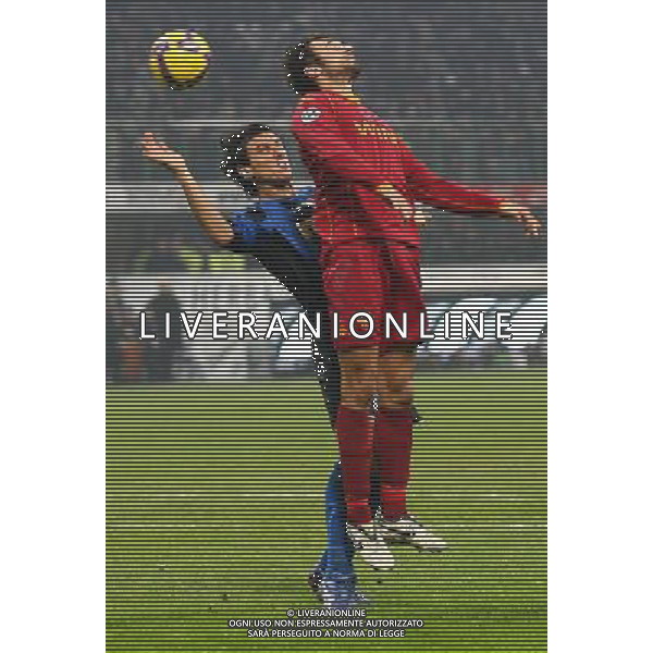 Inter -Roma 21/01/2009 Calcio Coppa Italia Tim Cup 2008-2009 Nella foto mirko Vucinic contro Burdisso nicolas Foto Agenzia Aldo Liverani Sas