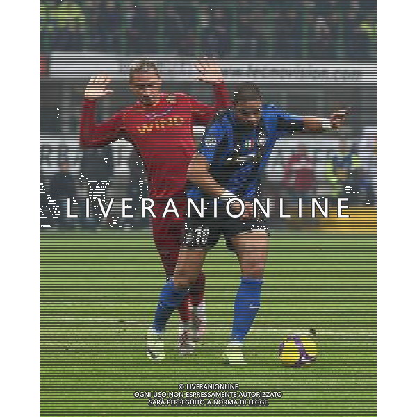 Inter -Roma 21/01/2009 Calcio Coppa Italia Tim Cup 2008-2009 Nella foto Adriano si appresta a calciare il gol Foto Agenzia Aldo Liverani Sas