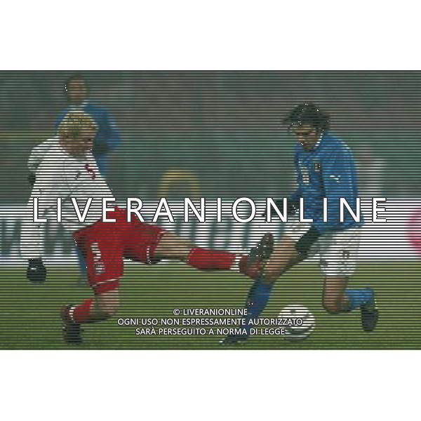 SIMONE PERROTTA E MARIUSZ LEWANDOWSKI Varsavia 12/11/2003 amichevole Polonia-Italia 3:1 nella foto perrotta simone ph Paola Garbuio/ag aldo Liverani s.a.s.