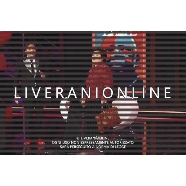 TRASMISSIONE TV: \' CHIAMBRETTI NIGHT\' CON PIERO CHIAMBRETTI OSPITE: Maria Sung, la donna che Milingo ha sposato nel 2001, si precipita sul palco avvicinandosi al monsignore cercando di farlo andare via. La signora ci ha riprovato una seconda volta e a Chiambretti urla: \'Vergogna\' © Antonio Sorano - ag. Aldo Liverani sas 