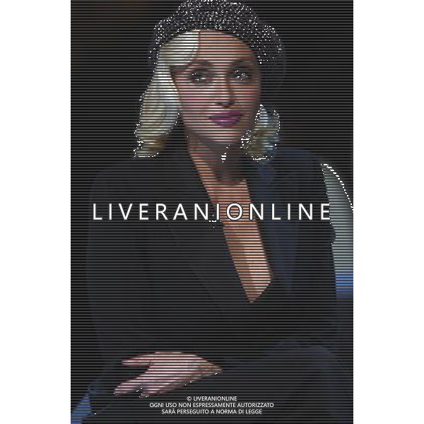 TRASMISSIONE TV: \' SCHERZI A PARTE\' NELLA FOTO: PAOLA BARALE FOTO ANTONIO SORANO - AG. ALDO LIVERANI SAS CAPPELLO