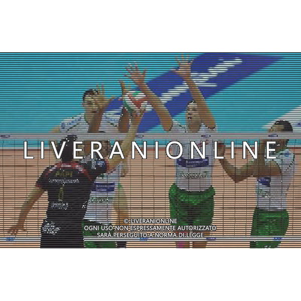 TIM Cup A1 Final Four di Volley 2° Semifinale Forlì(FC) - 31.01.2009 Bre Banca Lannutti Cuneo–Sisley Treviso Nella Foto:PAPI SAMUELE-MURO CUNEO /Ph.Vitez-Ag. Aldo Liverani
