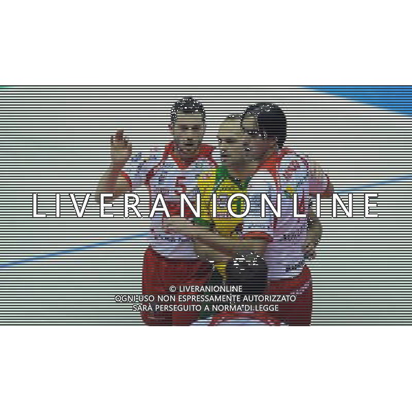 TIM Cup A1 Final Four di Volley Finale Forli\'(FC) - 01.02.2009 Bre Banca Lannutti Cuneo-Lube Banca Marche Macerata Nella Foto:VERMIGLIO VALERIO-CORSANO MIRKO-SANTANA RODRIGO /Ph.Vitez-Ag. Aldo Liverani