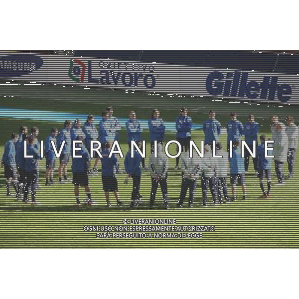 MILANO 9/2/2009 STADIO GIUSEPPE MEAZZA ALLENAMENTO DELLA NAZIONALE ITALIANA PRIMA DELL\' INCONTRO AMICHEVOLE CON IL BRASILE A LONDRA NELLA FOTO MARCELLO LIPPI CON GLI AZZURRI FOTO ROMANO/AG ALDO LIVERANI