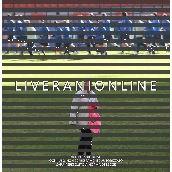 MILANO 9/2/2009 STADIO GIUSEPPE MEAZZA ALLENAMENTO DELLA NAZIONALE ITALIANA PRIMA DELL\' INCONTRO AMICHEVOLE CON IL BRASILE A LONDRA NELLA FOTO MARCELLO LIPPI CON GLI AZZURRI FOTO ROMANO/AG ALDO LIVERANI