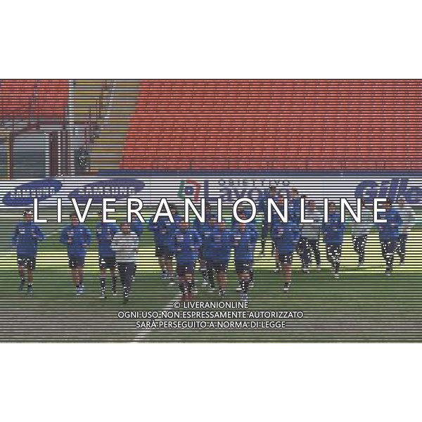MILANO 9/2/2009 STADIO GIUSEPPE MEAZZA ALLENAMENTO DELLA NAZIONALE ITALIANA PRIMA DELL\' INCONTRO AMICHEVOLE CON IL BRASILE A LONDRA NELLA FOTO ALBERTO GAUDINO GUIDA LA SESSIONE DI ALLENAMENTO DEGLI AZZURRI FOTO ROMANO/AG ALDO LIVERANI