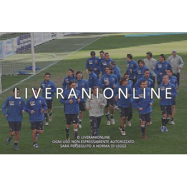 MILANO 9/2/2009 STADIO GIUSEPPE MEAZZA ALLENAMENTO DELLA NAZIONALE ITALIANA PRIMA DELL\' INCONTRO AMICHEVOLE CON IL BRASILE A LONDRA NELLA FOTO ALBERTO GAUDINO GUIDA LA SESSIONE DI ALLENAMENTO DEGLI AZZURRI FOTO ROMANO/AG ALDO LIVERANI