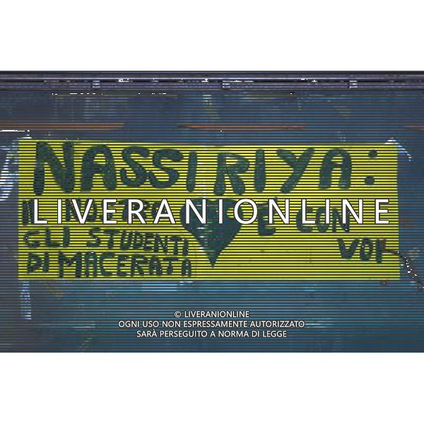 ANCONA 16/11/2003 ITALIA-ROMANIA AMICHEVOLE NELLA FOTO STRISCIONE IN RICORDO DEI CARABINIERI UCCISI IN IRAQ* FOTO ALDO LIVERANI