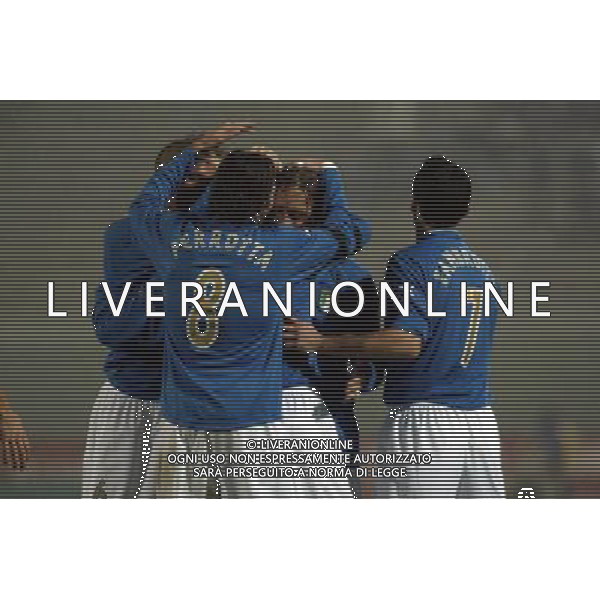 ANCONA 16/11/2003 ITALIA-ROMANIA AMICHEVOLE NELLA FOTO ABBRACCI ESULTANZA DOPO IL GOL DI DI VAIO MARCO* FOTO ALDO LIVERANI