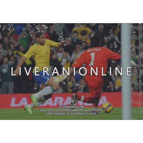 Amichevole Internazionale Londra - 10.02.2009 Brasile-Italia Nella Foto: ADRIANO-BUFFON GIANLUIGI /Ph.Vitez-Ag. Aldo Liverani