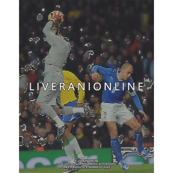 Amichevole Internazionale Londra - 10.02.2009 Brasile-Italia Nella Foto: JULIO CESAR ANTICIPA FABIO CANNAVARO /Ph.Vitez-Ag. Aldo Liverani