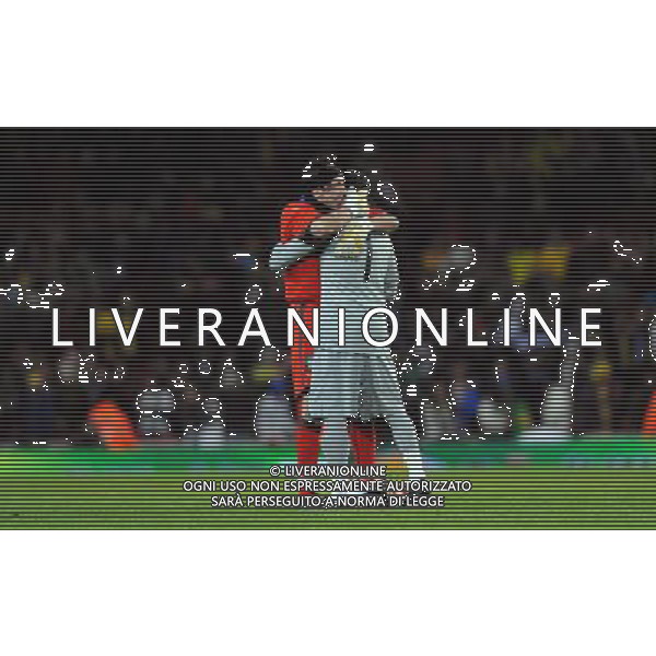 Amichevole Internazionale Londra - 10.02.2009 Brasile-Italia Nella Foto: GIANLUCA BUFFON ABBRACCIA JULIO CESAR A FINE PARTITA /Ph.Vitez-Ag. Aldo Liverani