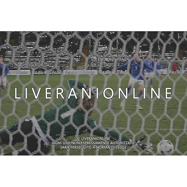 Italia - Svezia Nazionale U21 amichevole Trieste 11/02/2009 nella foto il gol su rigore di robert Acquafresca ph garbuio/Ag. Aldo Liverani Sas