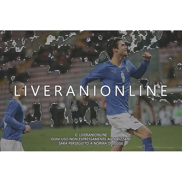 TRIESTE 11/02/2009 GARA AMICHEVOLE ITALIA-SVEZIA UNDER 21 NELLA FOTO:L\'ESULTANZA DI ROBERT ACQUAFRESCA DOPO IL GOL FOTO PAOLA GARBUIO/AG.ALDO LIVERANI