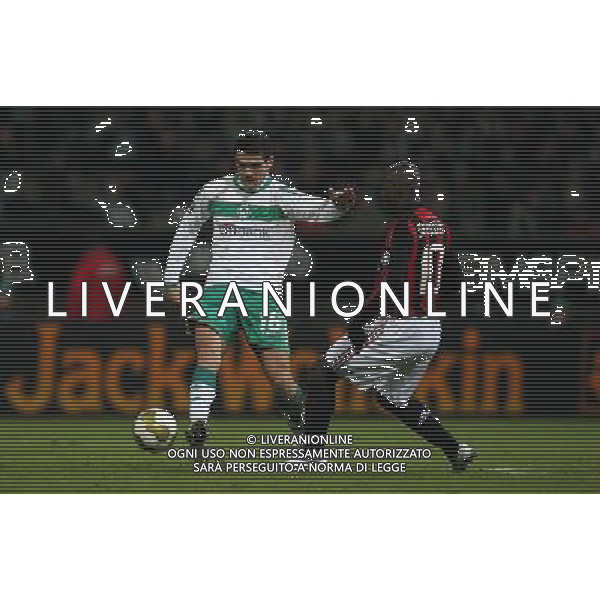 CALCIO BREMA COPPA UEFA 18.02.2009 Werder Brema - AC Milan 1:1 Alexandros TZIOLIS im Zweikampf mit Seedorf clarence Es gelten unsere AGB, einsehbar auf www.firosportphoto.de copyright by firo sportphoto/ag.aldo liverani sas ONLY FOR ITALY 