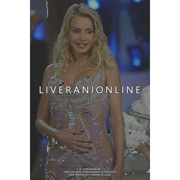 TRASMISSIONE TV: \' MICONSENTA\' ( 2003) NELLA FOTO: VALERIA MARINI AG. ALDO LIVERANI SAS