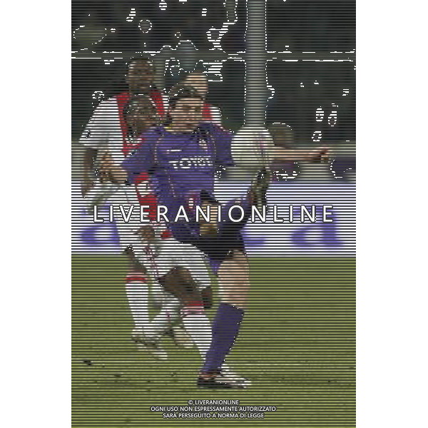 FIRENZE, 19 FEBBRAIO 2009 TERZO TURNO COPPA UEFA FIORENTINA AJAX AMSTERDAM NELLA FOTO: RICCARDO MONTOLIVO E URBY EMANUELSON FOTO AG. A. LIVERANI SAS