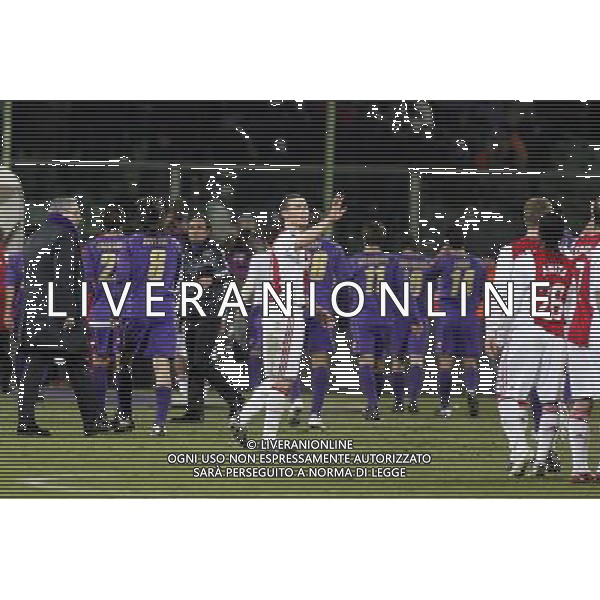 FIRENZE, 19 FEBBRAIO 2009 TERZO TURNO COPPA UEFA FIORENTINA AJAX AMSTERDAM NELLA FOTO: DELUSIONE FIORENTINA A FINE PARTITA FOTO AG. A. LIVERANI SAS