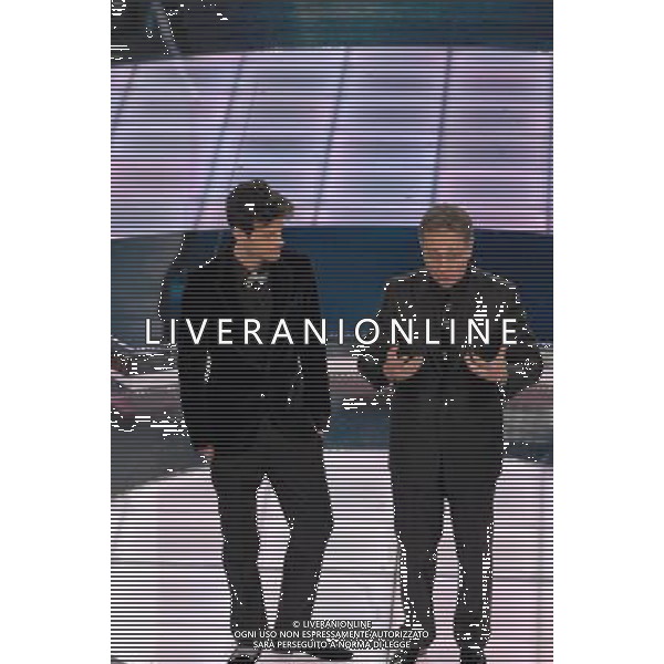 59mo festival della Canzone Italiana Sanremo 20/02/2009 4a Serata nella foto Paolo Bonolis con il modello Ivan Olita Agenzia Aldo Liverani Sas