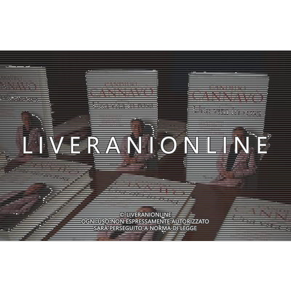 ROMA 2002 PRESENTAZIONE LIBRO \'UNA VITA IN ROSA\' NELLA FOTO IL LIBRO DI CANDIDO CANNAVO\' AG ALDO LIVERANI