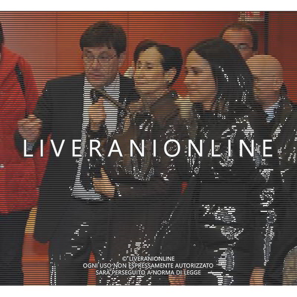 Camera ardente per Candido Cannavo\' nella sede del Corriere della Sera di Via Solferino a Milano 23/02/2009 nella foto la moglie Franca con la figlia Marilisa e Daniele Redaelli ph Romano/Ag. Aldo Liverani Sas