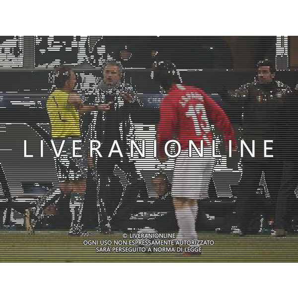 Inter - Manchester United 24/02/2009 Ottavi di Champions League 2008/2009 Nella foto l\'arbitro Cantalejo discute con Mourinho Foto ghidoni/Ag. Aldo Liverani