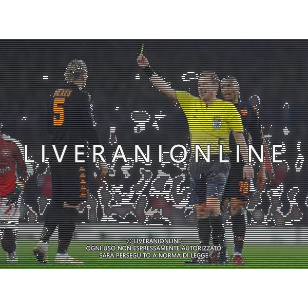 Champions League 2008/2009 Ottavi di Finale - Andata Londra - 24.02.2009 Arsenal-Roma Nella Foto:MEXES AMMONITO DA BO LARSEN /Ph.Vitez-Ag. Aldo Liverani
