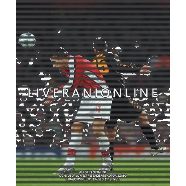 Champions League 2008/2009 Ottavi di Finale - Andata Londra - 24.02.2009 Arsenal-Roma Nella Foto:VAN PERSIE-LORIA /Ph.Vitez-Ag. Aldo Liverani