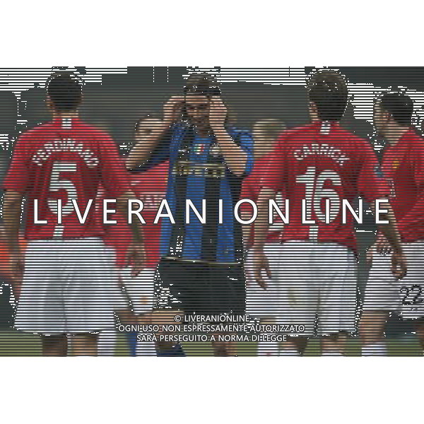 Inter - Manchester United 24/02/2009 Ottavi di Champions League 2008/2009 Nella foto zlatan Ibrahimovic tra i giocatori del manchester Foto ghidoni/Ag. Aldo Liverani