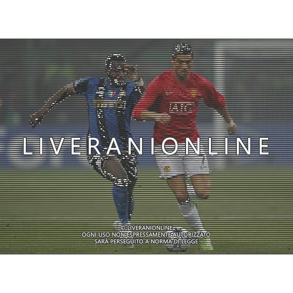 Inter - Manchester United 24/02/2009 Ottavi di Champions League 2008/2009 Nella foto cristiano ronaldo e sulley muntari Foto Luzzani/Ag. Aldo Liverani