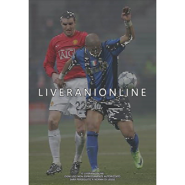 Milano 24-02-2009 Champions League 2008/09 Inter-Manchester United 0:0 nella foto adriano e john o\'sea ph marco luzzani/ag aldo liverani s.a.s.