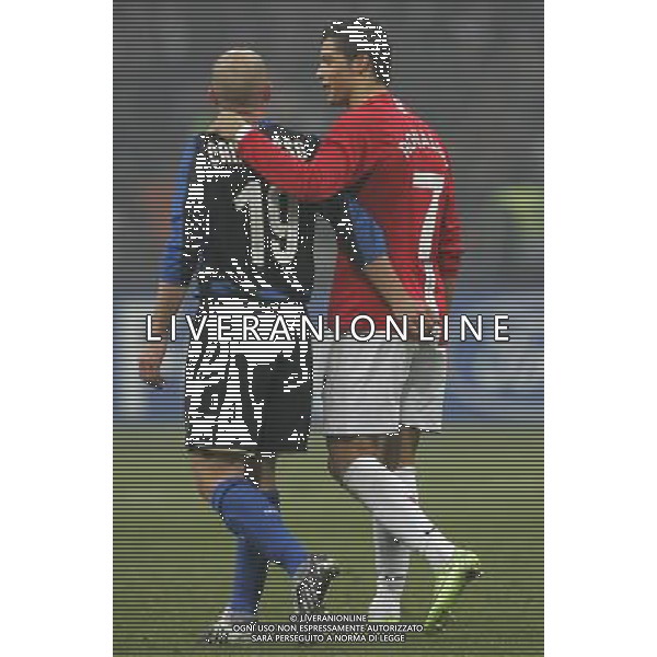 Milano 24-02-2009 Champions League 2008/09 Inter-Manchester United 0:0 nella foto cristiano ronaldo e esteban cambiasso ph marco luzzani/ag aldo liverani s.a.s.