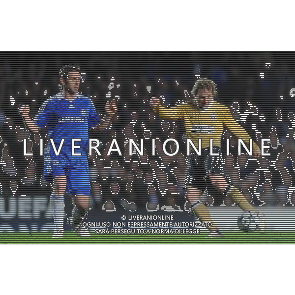 Champions League 2008/2009 Ottavi di Finale - Andata Londra - 25.02.2009 Chelsea-Juventus Nella Foto: FRANK LAMPARD OSSERVA PAVEL NEDVED NELL\'ULTIMA OCCASIONE DA GOL /Ph.Vitez-Ag. Aldo Liverani