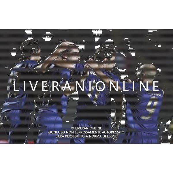 SIENA, 17 OTTOBRE 2007 CALCIO AMICHEVOLE ITALIA SUD AFRICA NELLA FOTO: ESULTANZA DOPO IL GOL DELL\'1-0 DI CRISTIANO LUCARELLI FOTO AG. A. LIVERANI