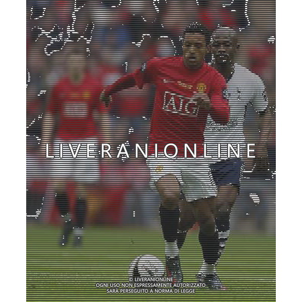 Manchester United vs Tottenham Hotspur fc for Carling Cuo Final at Wembley in London (UK) on 29/02/2008. NELLA FOTO Nani of Manchester United with Tottenham\'s Didier Zokora FOTO MARCELLO POZZETTI-AG ALDO IVERANI