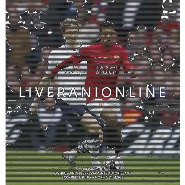 Manchester United vs Tottenham Hotspur fc for Carling Cuo Final at Wembley in London (UK) on 29/02/2008. NELLA FOTO Nani of Manchester United with Tottenham\'s Roman Pavlyuchenko FOTO MARCELLO POZZETTI-AG ALDO IVERANI