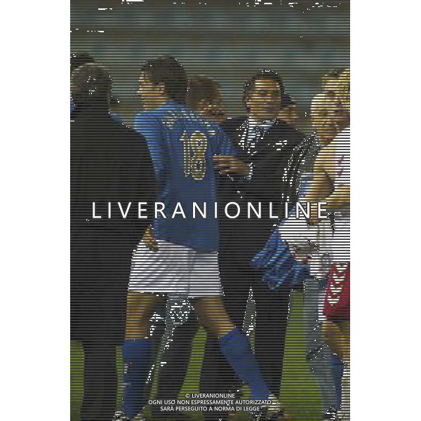 RIETI 19/11/2003 QUALIFICAZIONI EURO 2004 ITALIA-DANIMARCA UNDER 21 NELLA FOTO ESULTANZA DI DALL\'ACQUA E CLAUDIO GENTILE A FINE GARA* FOTO GIANNI NUCCI/AGENZIA ALDO LIVERANI