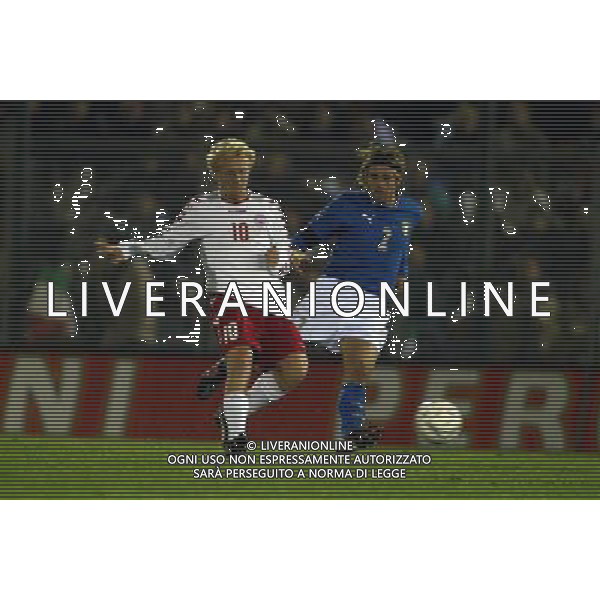 Rieti 19/11/2003 Italia-Danimarca qualificazioni Campionato Europeo Under 21 Nella foto: Barzagli Andrea contro Moller.* Ph Gianni Nucci/Aldo Liverani