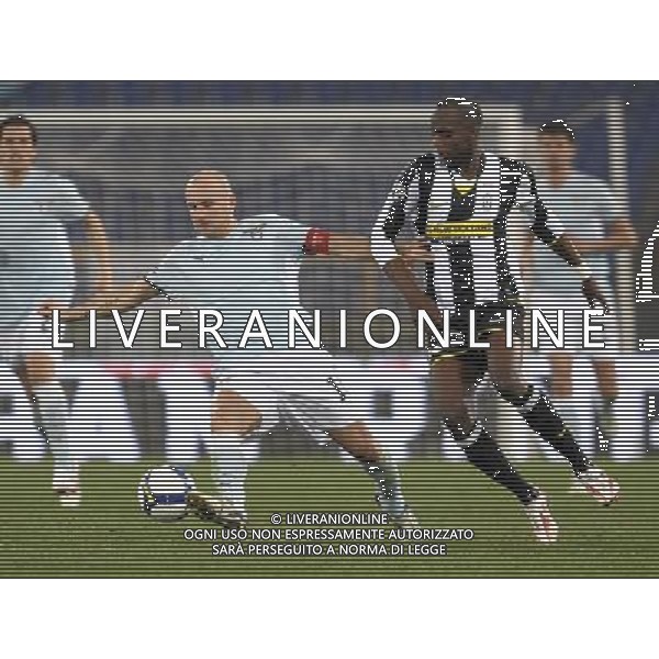 03/03/2009 - Stadio Olimpico - TIM CUP 2008/2009 semifinale andata - Lazio vs Juventus nella foto: tommaso rocchi e mohammed sissoko ph. Corradetti / ag. Aldo Liverani Sas