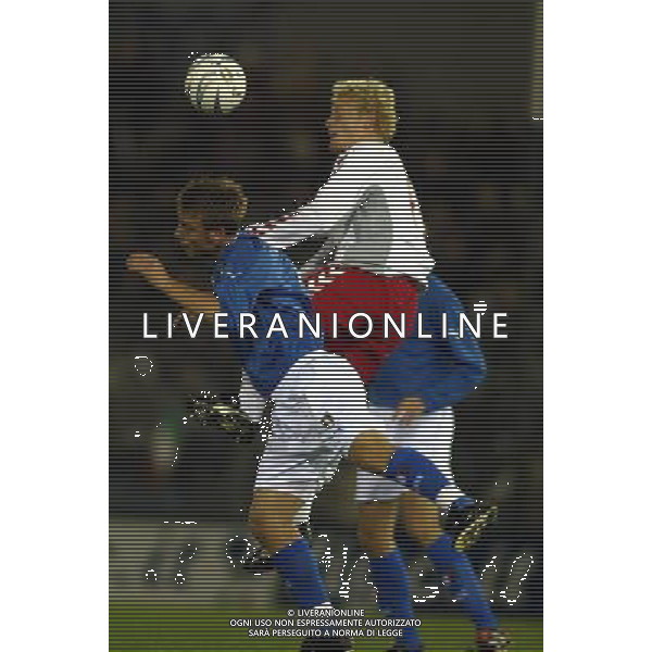 Rieti 19/11/2003 Italia-Danimarca qualificazioni Campionato Europeo Under 21 Nella foto: De Rossi Daniele contro Moller.* Ph Gianni Nucci/Aldo Liverani