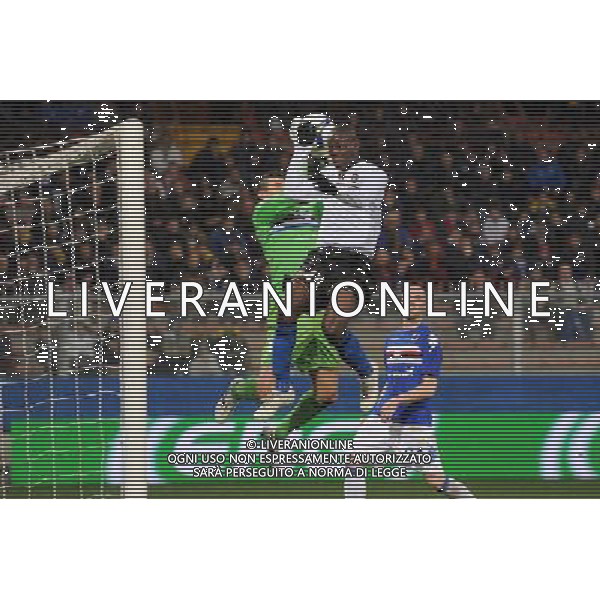 04-03-2009 Genova Sport Calcio Sampdoria Inter Semifinale Coppa Italia Tim 2008/2009 Nella foto: Fotosequenza dell\'infortunio di Balotelli mario ph.viganti/AGENZIA ALDO LIVERANI SAS