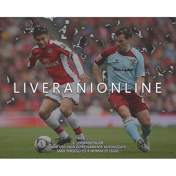 London, Date 08032009 Emirates Stadium The FA Cup sponsored by E.ON R5 Arsenal v Burnley IN THIS PICTURE: Eduardo of Arsenal in action with Graham Alexander of Burnley PH.ag ALDO LIVERANI SAS ONLY ITALY