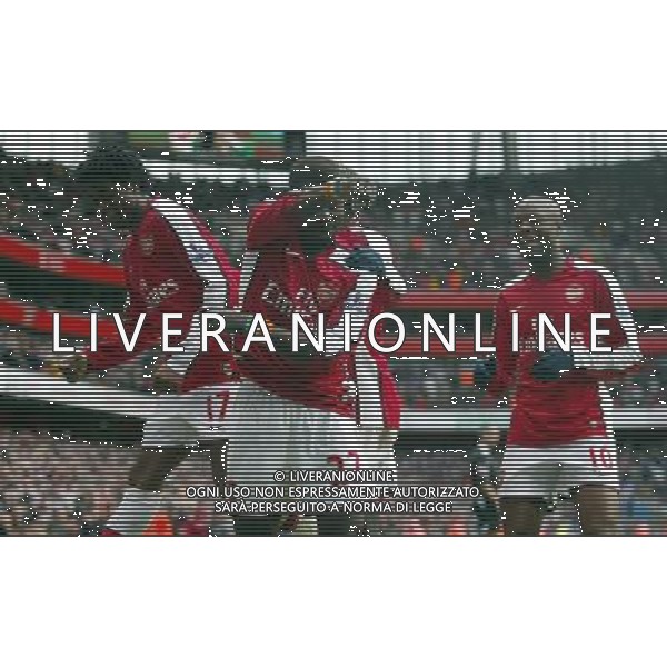 London, Date 08032009 Emirates Stadium The FA Cup sponsored by E.ON R5 Arsenal v Burnley IN THIS PICTURE: Emmanuel Eboue (C) of Arsenal celebrates scoring the 3rd goal 3-0 PH.ag ALDO LIVERANI SAS ONLY ITALY