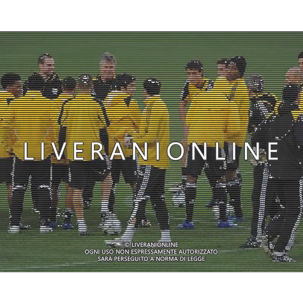 Allenamento Chelsea pre-gara champions 09-03-2009 Torino Nella foto: guus Hiddink e deco ©Alessandro Falzone/Agenzia Aldo Liverani Sas