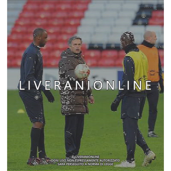 Champions League 2008/2009 Manchester - 10.03.2009 Allenamento Inter Nella Foto:MOURINHO jose\' con Mario BALOTELLI e Patrick VIERA /Ph.Vitez-Ag. Aldo Liverani