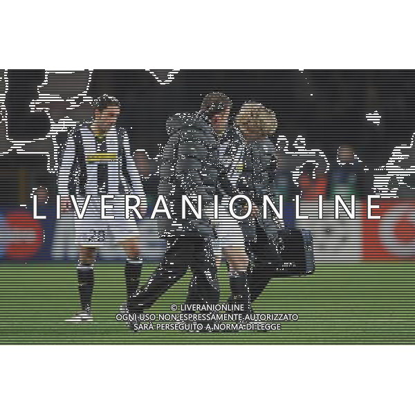 10-03-2009 Torino Sport Calcio Juventus Chelsea Champions League 2008/2009 Nella foto: Nedved lascia il campo infortunato AG ALDO LIVERANI 